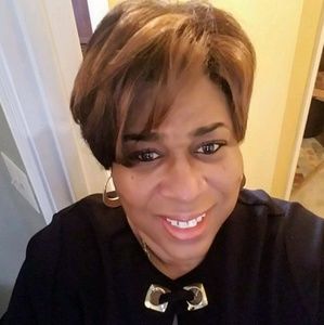 Meet your Posher, Connie